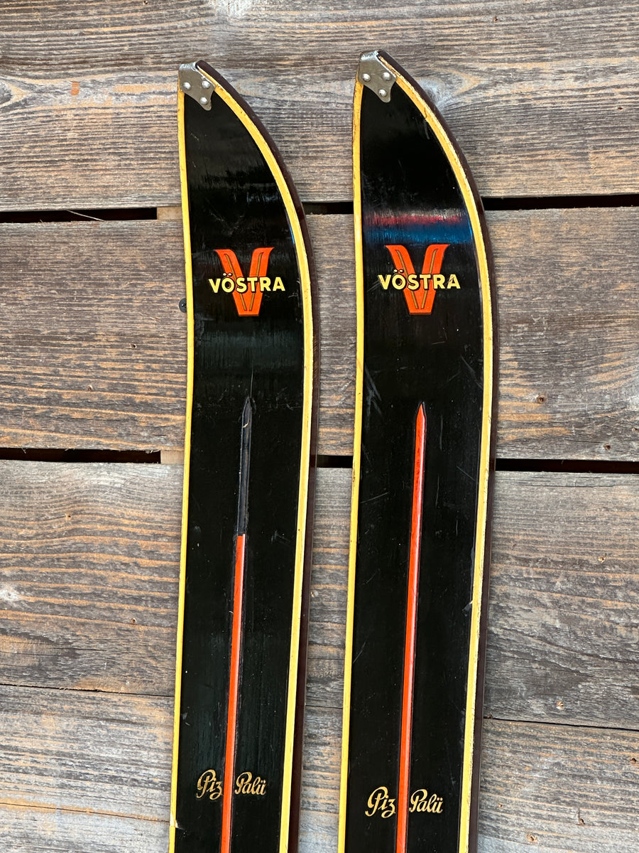 Antique Vostra skis