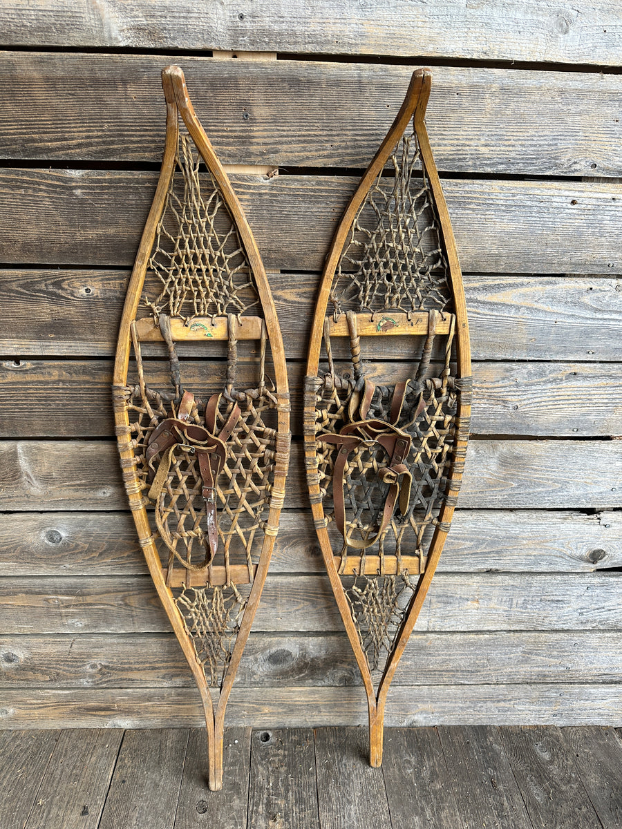 Vintage Trail Snowshoes - Chestnut Canoe Company - Ojibwa Pointed Tip