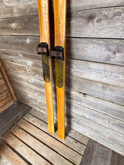 Maple Skis - Wedding Guestbook / DIY Ski Projects