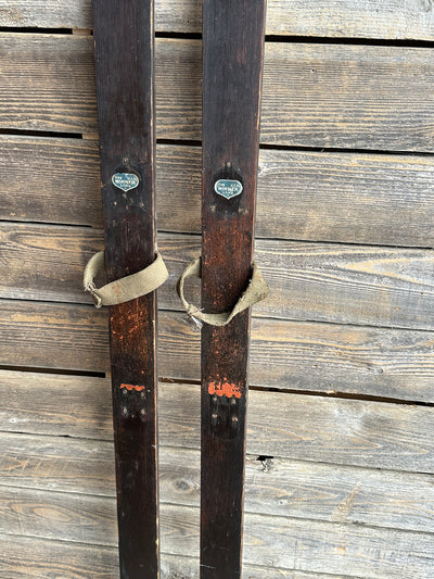 Antique Winner Line USA Skis