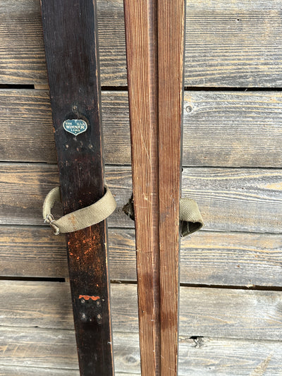 Antique Winner Line USA Skis