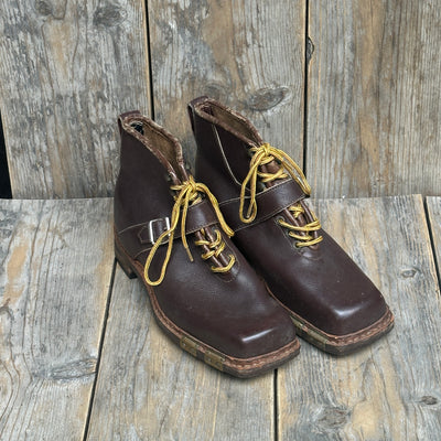 Classic Ski Boots - Leather