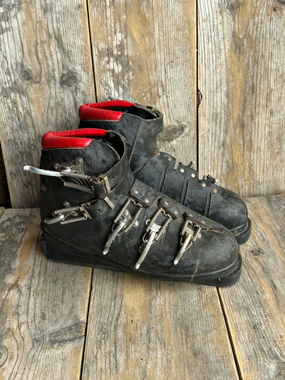 1950s Classic Ski Boots - 5 buckle