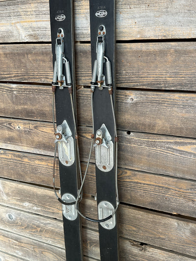 Vintage Hart Skis