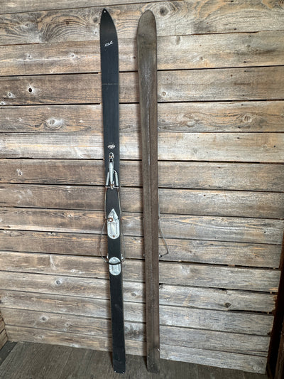 Vintage Hart Skis