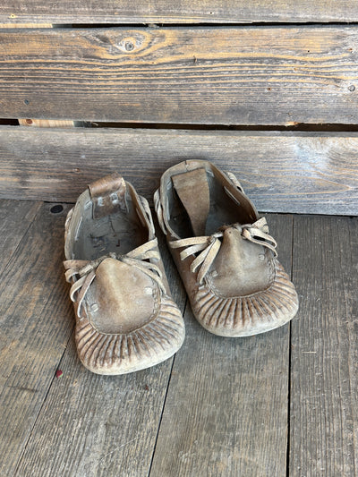 Vintage Leather Moccasins - Primitive
