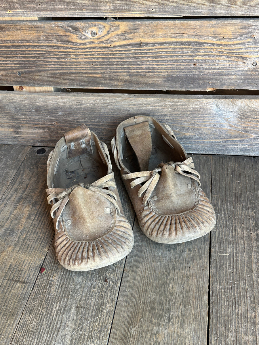 Vintage Leather Moccasins - Primitive