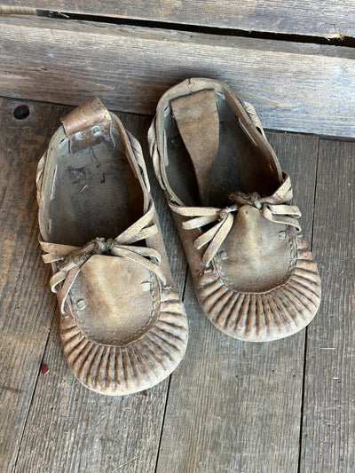 Vintage Leather Moccasins - Primitive