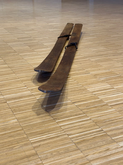 Wide "Shovel" Tip Scandinavian Snow Skis