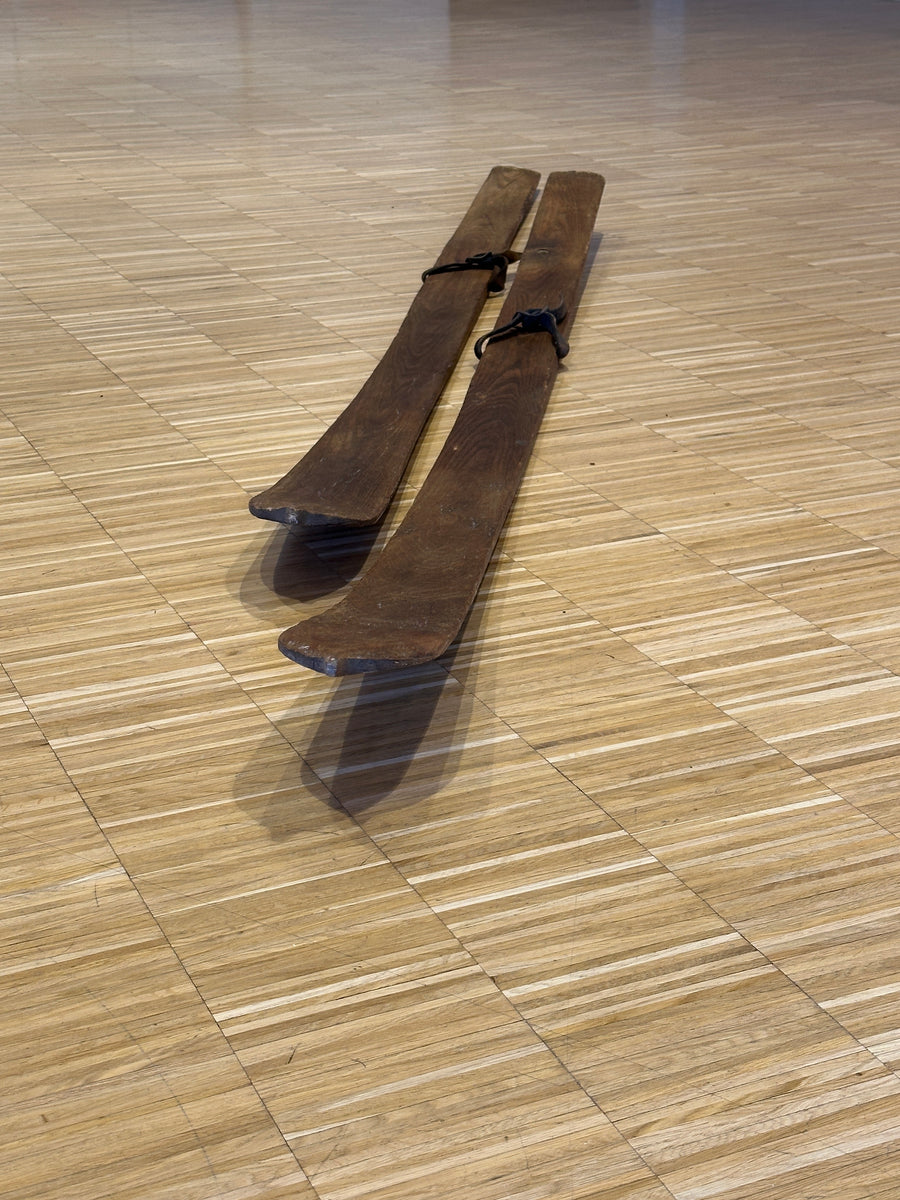 Wide "Shovel" Tip Scandinavian Snow Skis