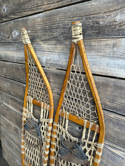 Ojibwa Pointed Tip Wood Snowshoes