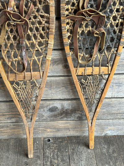 Vintage Trail Snowshoes - Chestnut Canoe Company - Ojibwa Pointed Tip