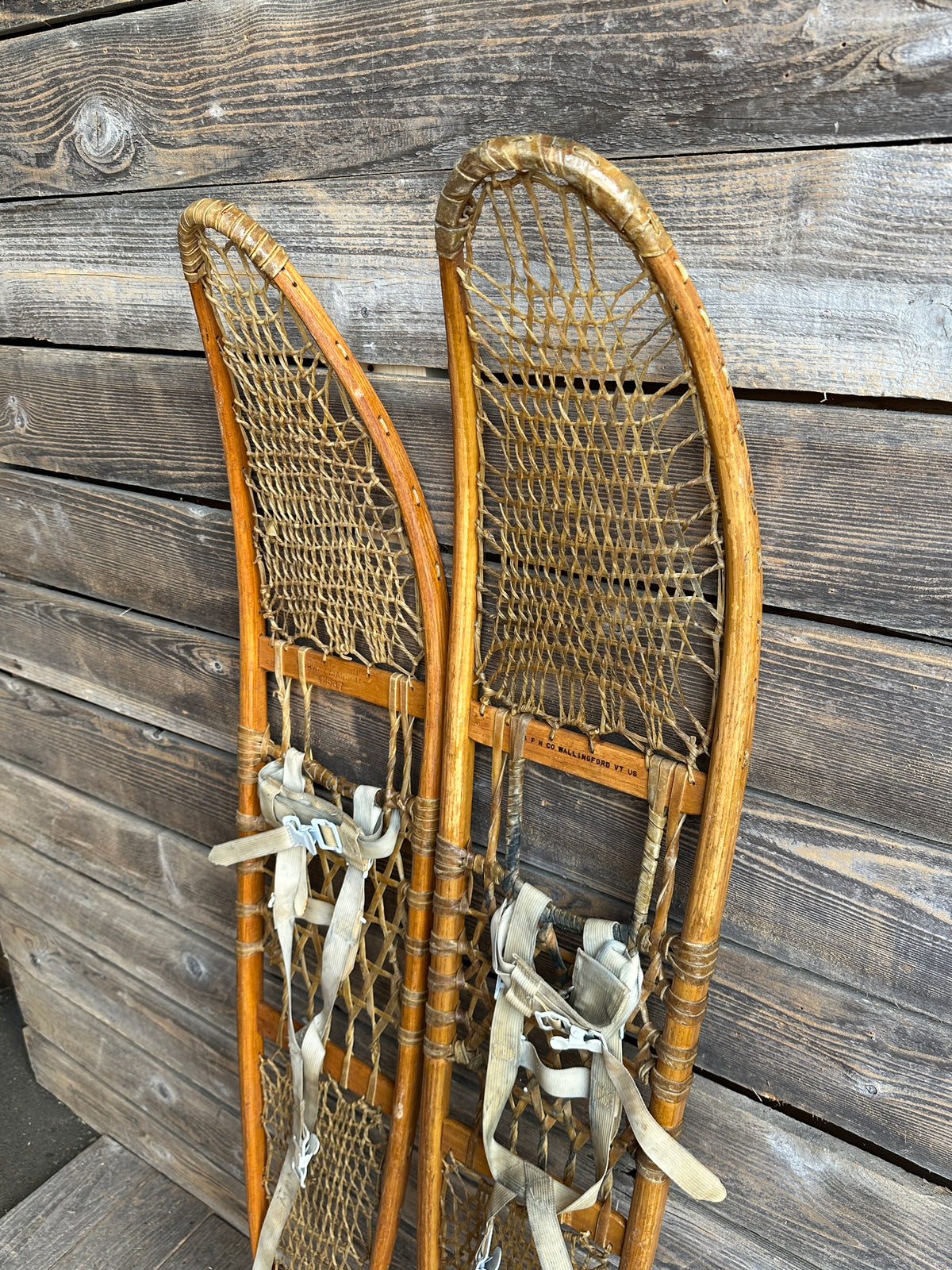 10th Mountain Division Snowshoes (Non-matched Set)