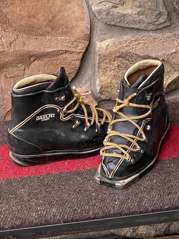 Vintage Daiichi Otaru Leather Downhill Ski Boots - VintageWinter
