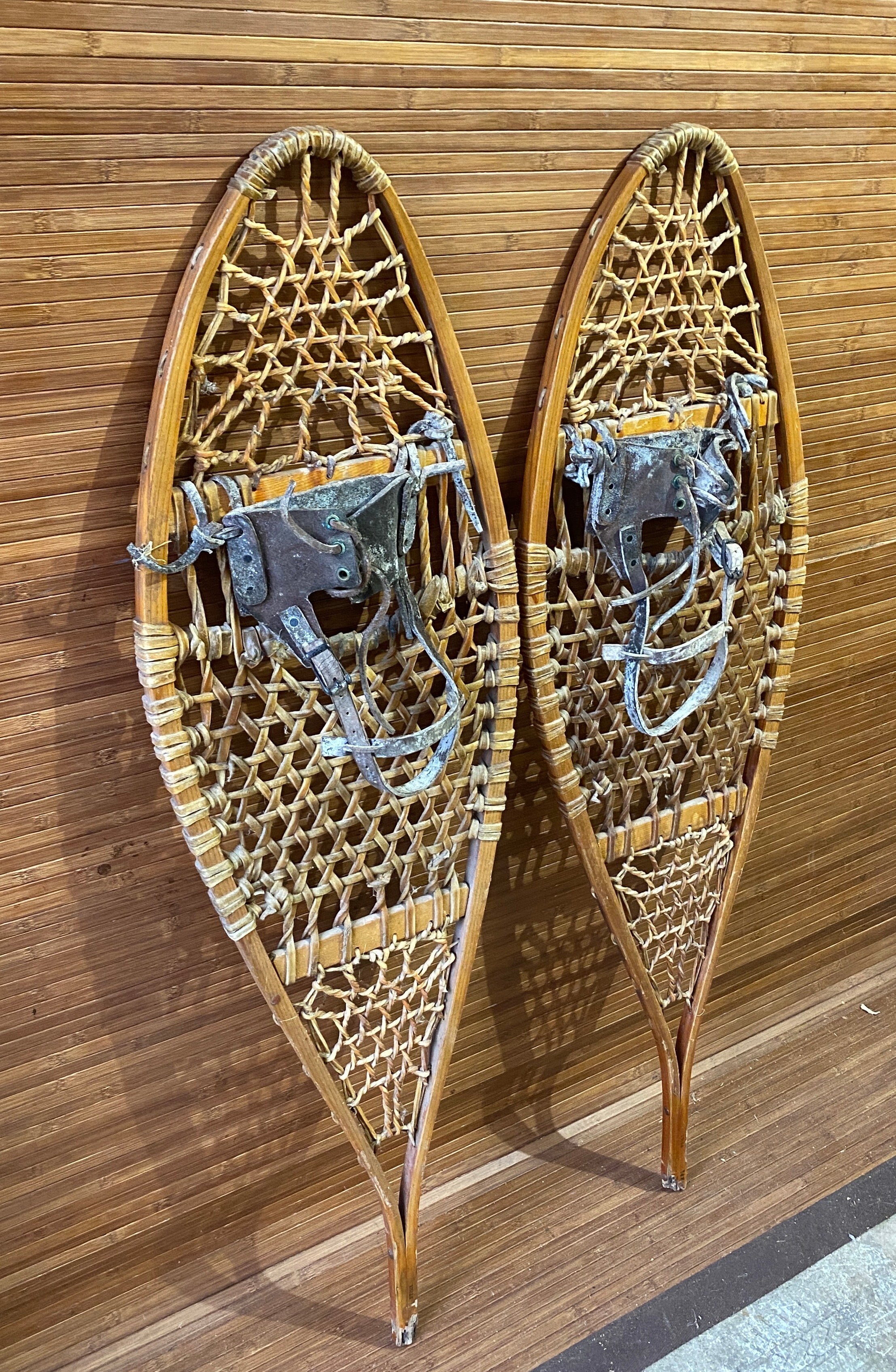 Vintage American Snowshoes - VintageWinter