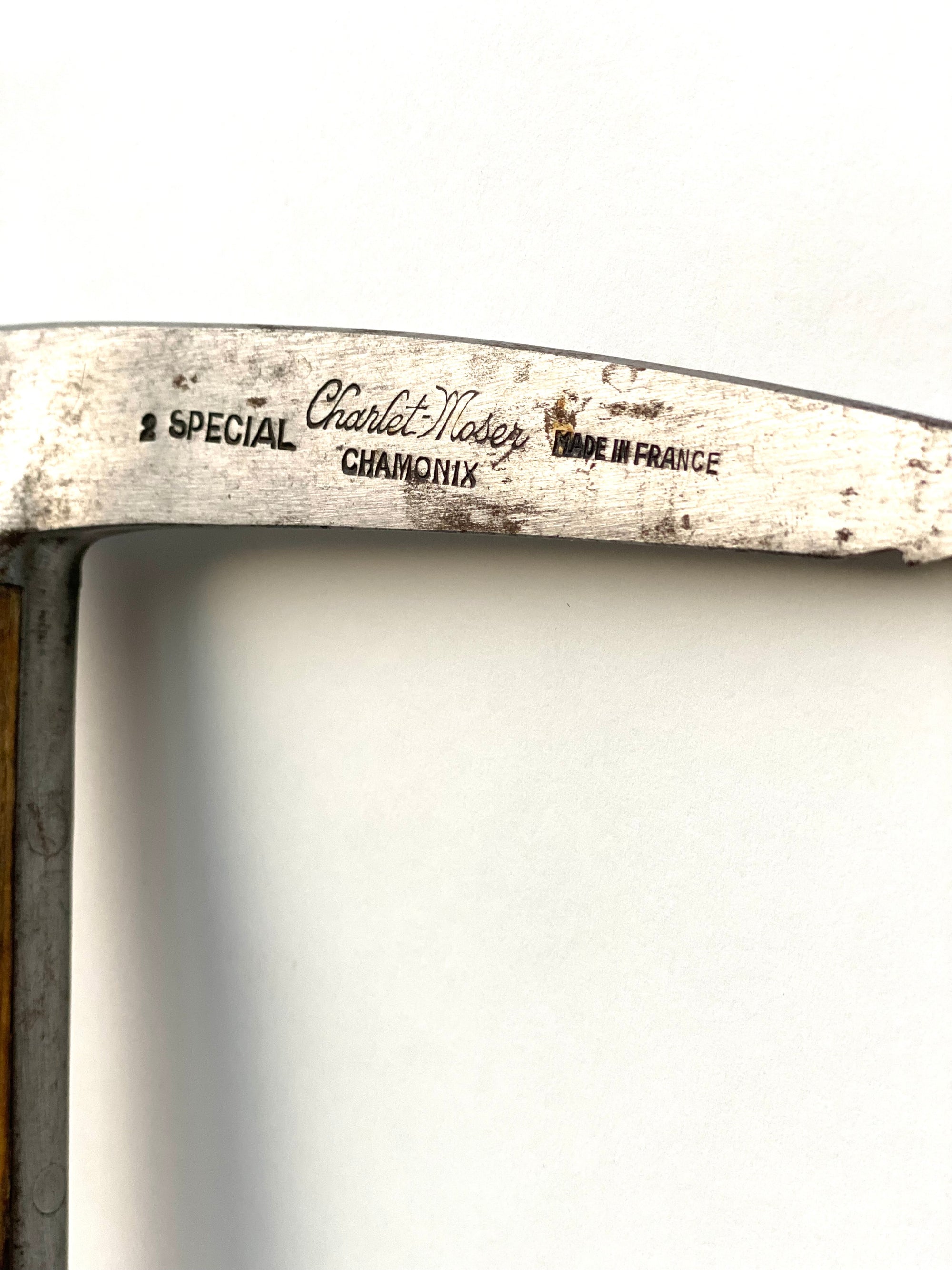 Ancien piolet d'alpiniste CHARLET MOSER FRANCE Old Ice Ancien piolet d'alpiniste CHARLET MOSER FRANCE Old Ice