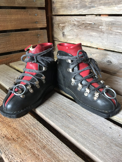 Black/Red Vintage Leather Children's Ski Boots made in Japan