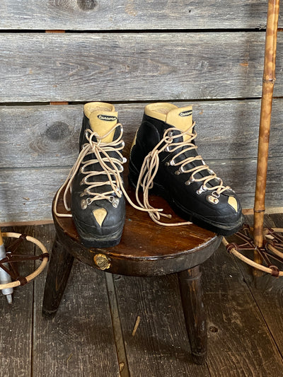 Vintage Fujikara Caravan Children's Ski Boots